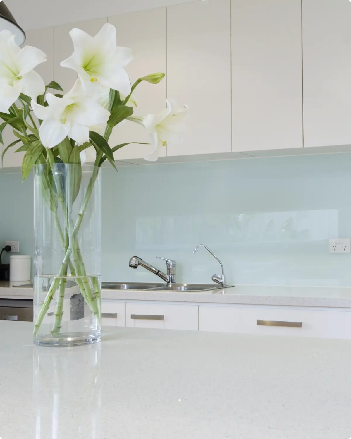 Custom glass splashback bringing vibrant colour to a Northern Rivers kitchen